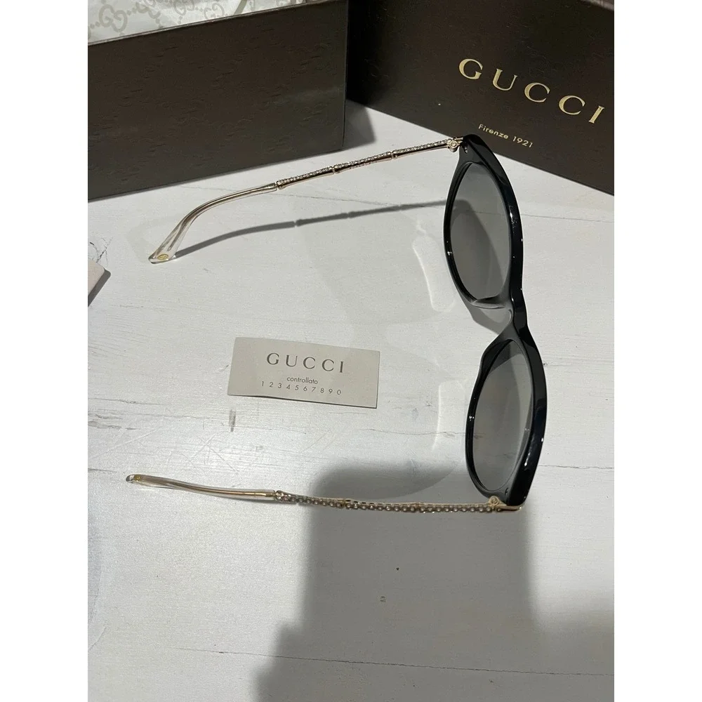 Gucci Women's Polarized Sunglasses Black Frame Gold Detail Designer Eyewear‎